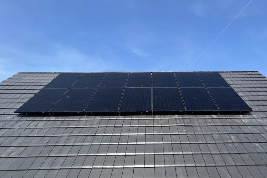 energieoplossingen zonnepanelen fotovoltaïsche zonnepanelen zonnepanelen omvormer laadpaal